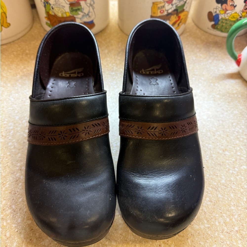 Dansko Black and Brown Clogs Women’s Shoes Sz 41